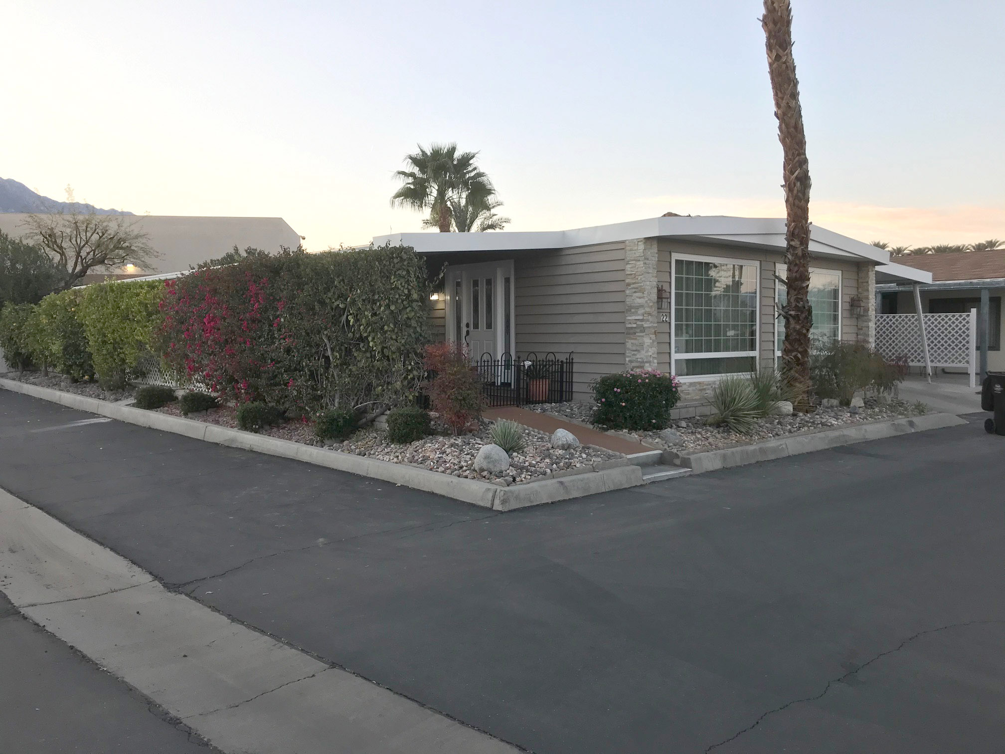 22 Club Circle Dr, Palm Springs, CA 92264